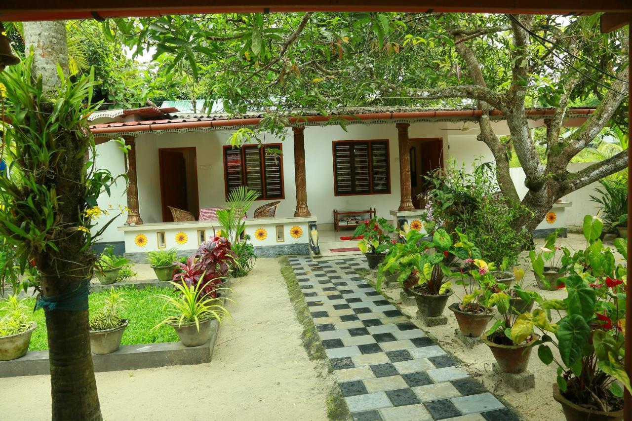 Marari Nest Beach Homestay 마라리쿨람 외부 사진